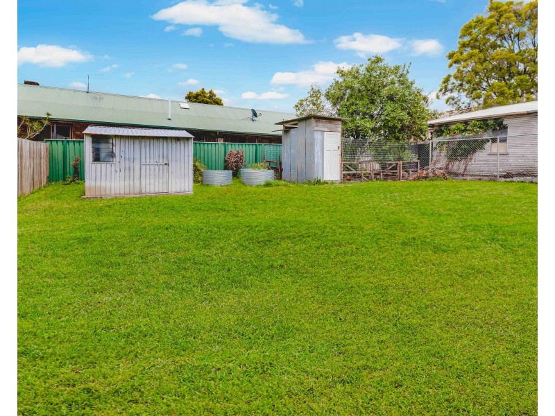 25 Briggs Road, Ipswich QLD 4305