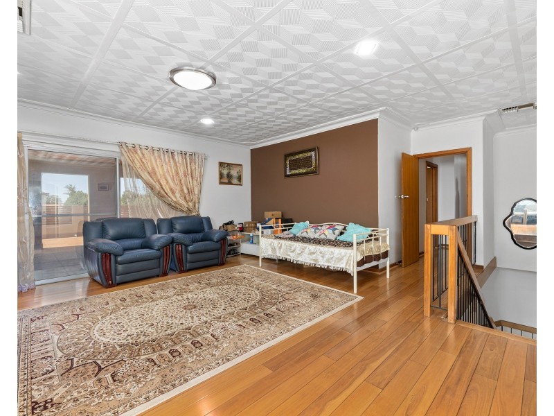 83 Central Road, Rossmoyne WA 6148