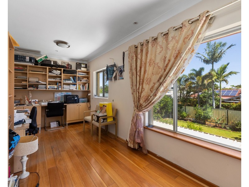 83 Central Road, Rossmoyne WA 6148