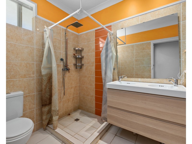 83 Central Road, Rossmoyne WA 6148