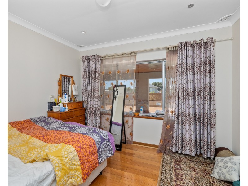 83 Central Road, Rossmoyne WA 6148