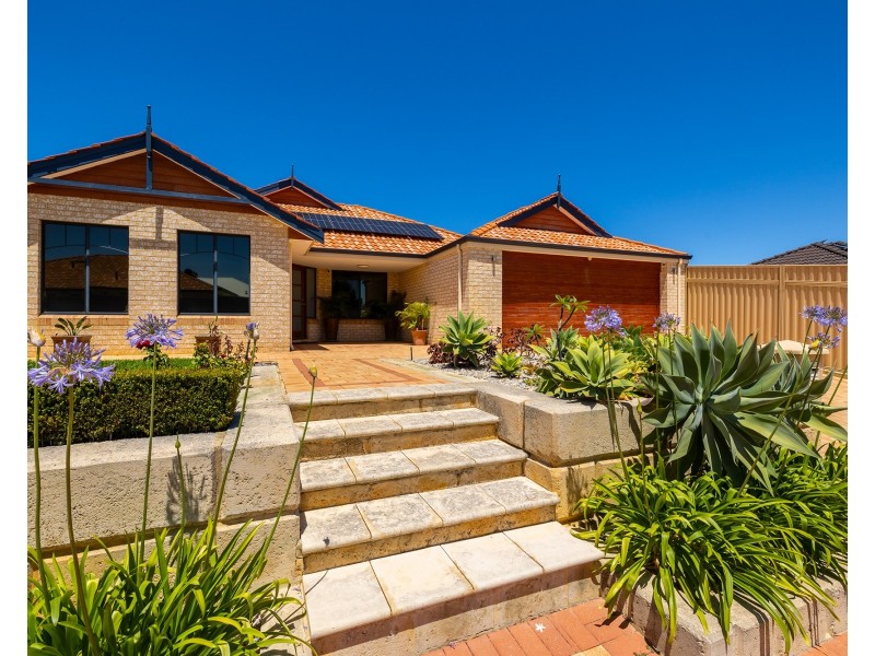4 Beachwood Crescent, Butler WA 6036