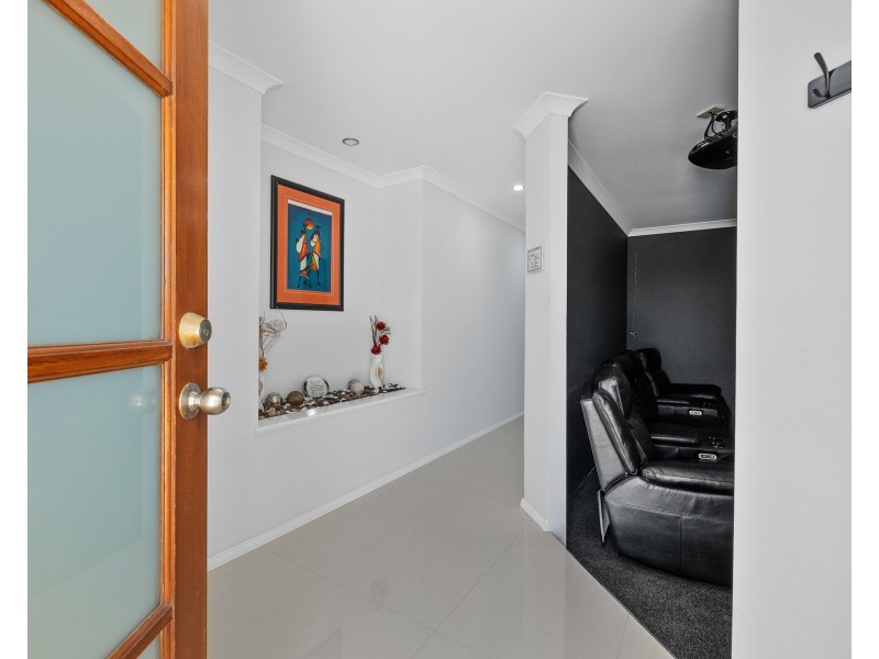 4 Beachwood Crescent, Butler WA 6036