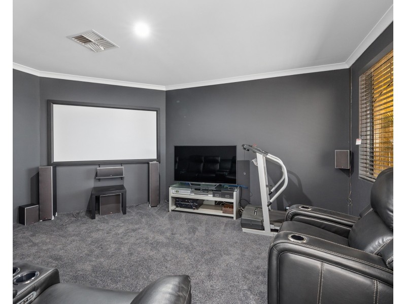 4 Beachwood Crescent, Butler WA 6036