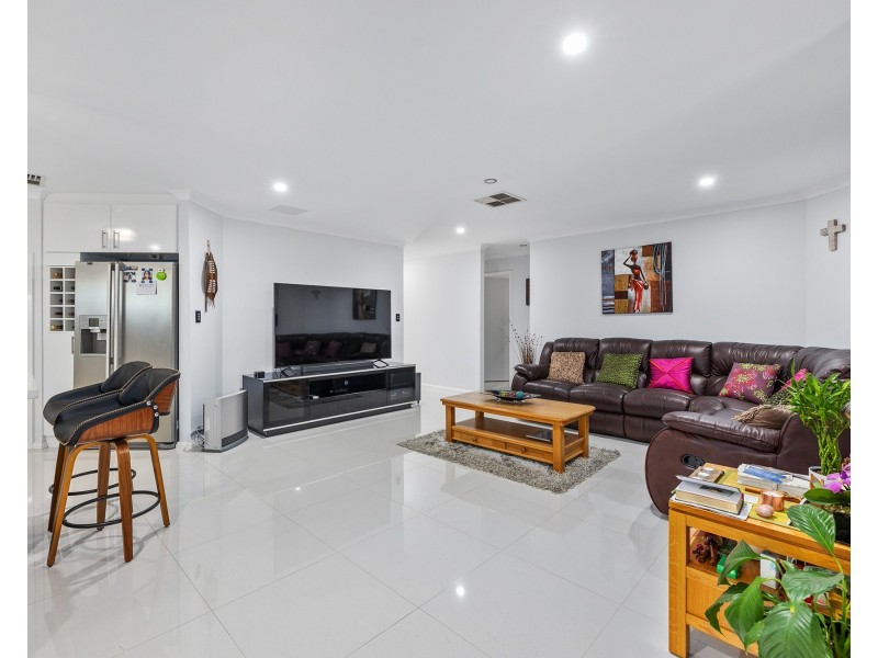 4 Beachwood Crescent, Butler WA 6036