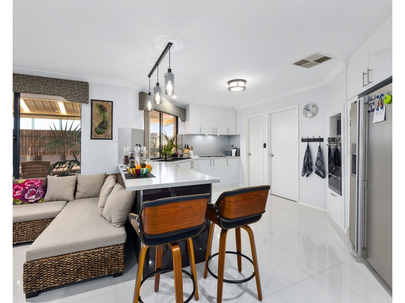 4 Beachwood Crescent, Butler WA 6036