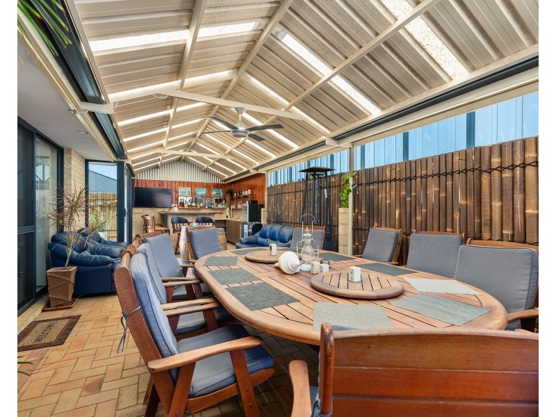 4 Beachwood Crescent, Butler WA 6036