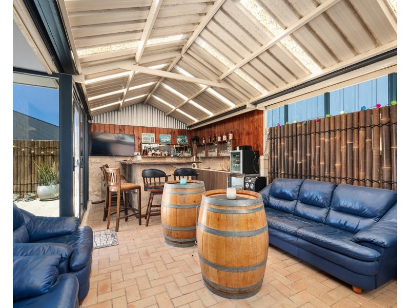 4 Beachwood Crescent, Butler WA 6036