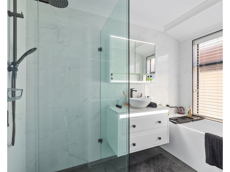 4 Beachwood Crescent, Butler WA 6036