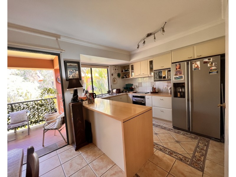 Clear Island Waters QLD 4226