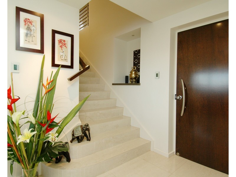 43/16-18 Macarthur Parade, Main Beach QLD 4217