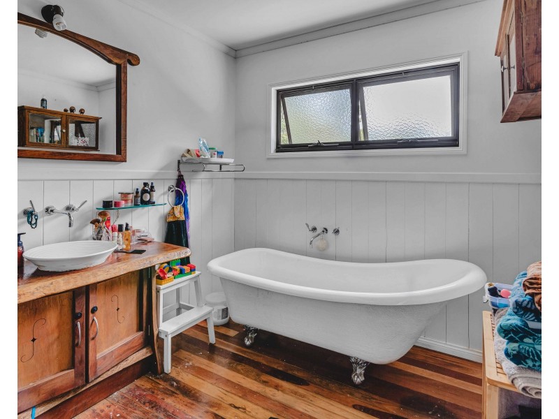 88 Eagle Heights Road, Tamborine Mountain QLD 4272