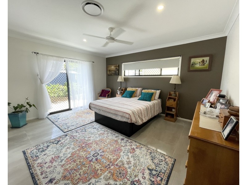 16 Pine Street, Jacobs Well QLD 4208