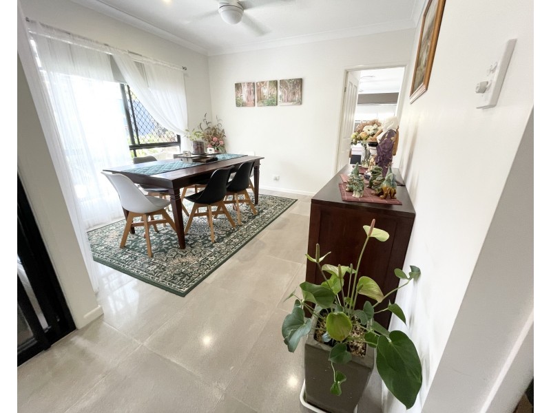 16 Pine Street, Jacobs Well QLD 4208