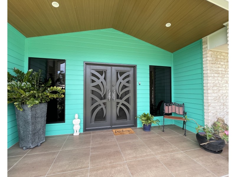 16 Pine Street, Jacobs Well QLD 4208