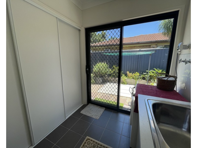 16 Pine Street, Jacobs Well QLD 4208