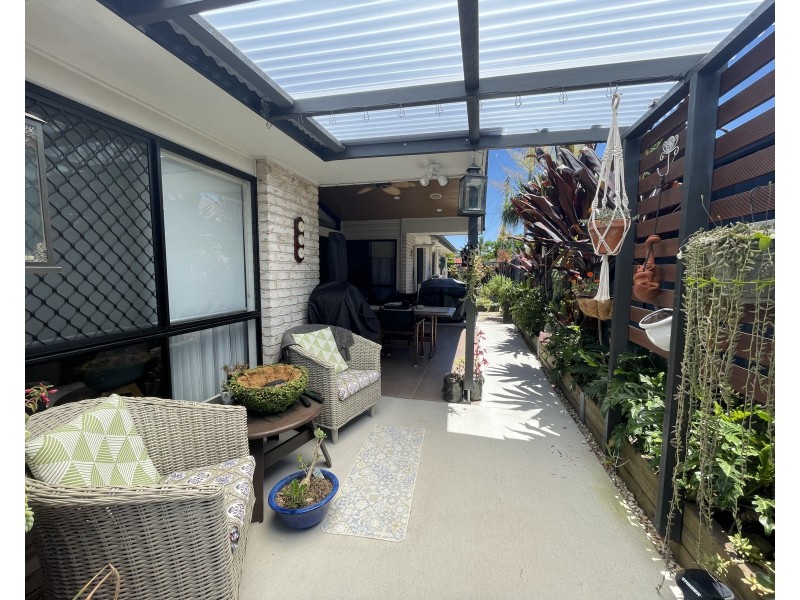 16 Pine Street, Jacobs Well QLD 4208