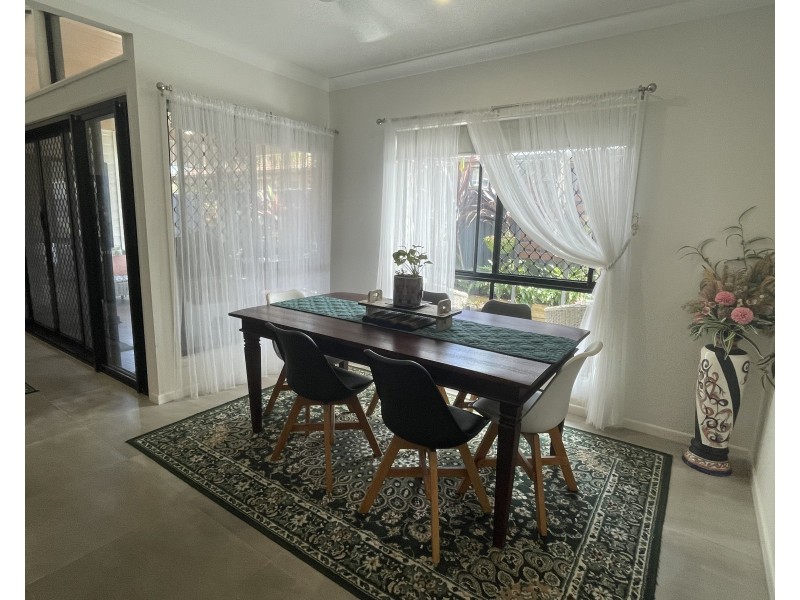 16 Pine Street, Jacobs Well QLD 4208