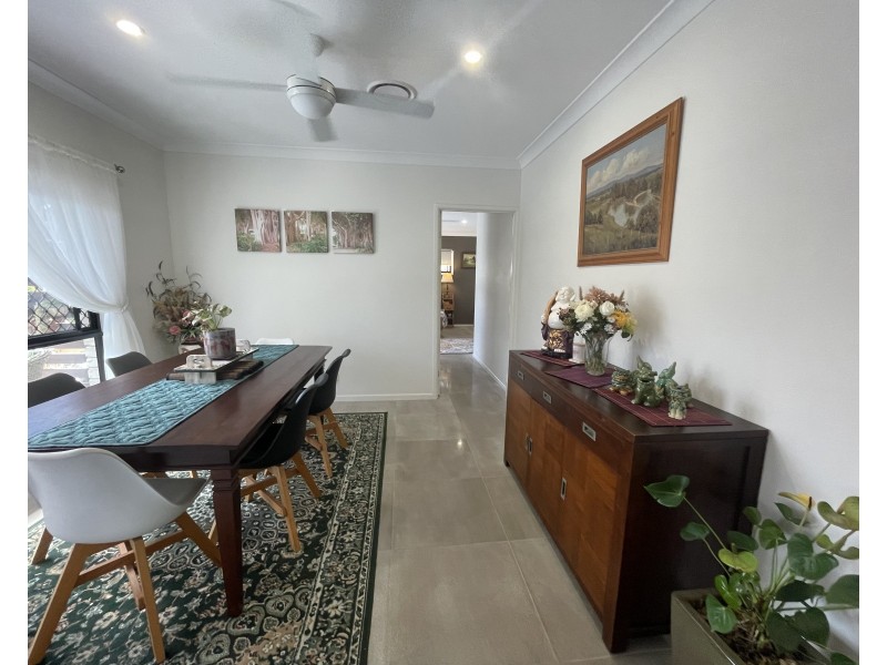 16 Pine Street, Jacobs Well QLD 4208