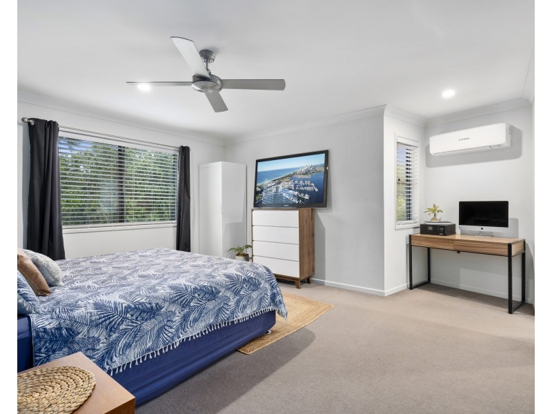 6/1 Belongil Street, Pacific Pines QLD 4211