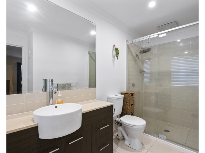 6/1 Belongil Street, Pacific Pines QLD 4211