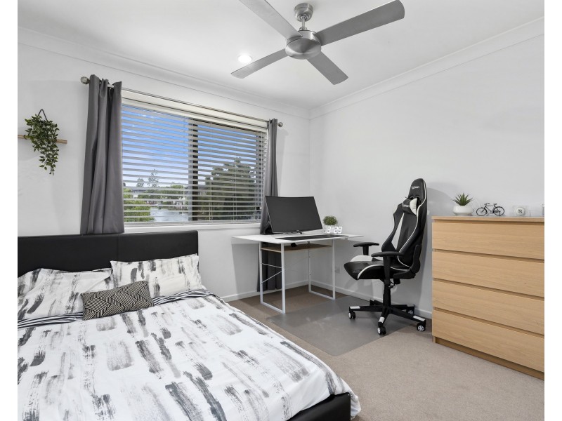 6/1 Belongil Street, Pacific Pines QLD 4211