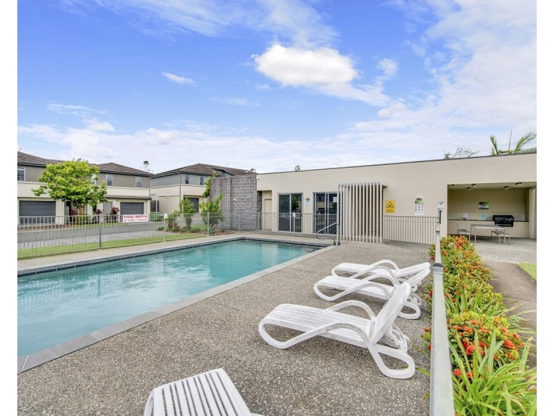 6/1 Belongil Street, Pacific Pines QLD 4211