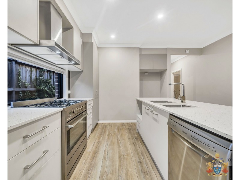 33 Barley Crescent, Clyde North VIC 3978