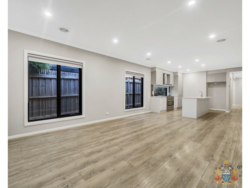 33 Barley Crescent, Clyde North VIC 3978