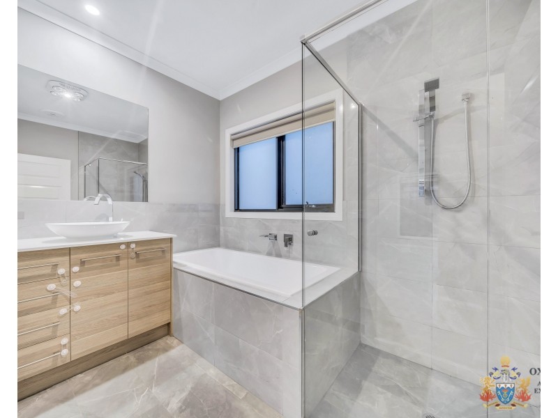 33 Barley Crescent, Clyde North VIC 3978