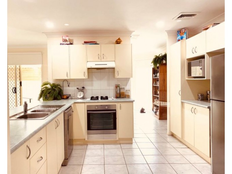 66 Yeramba Road, Summerland Point NSW 2259