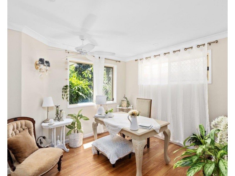 8 Regensberg Close, Varsity Lakes QLD 4227