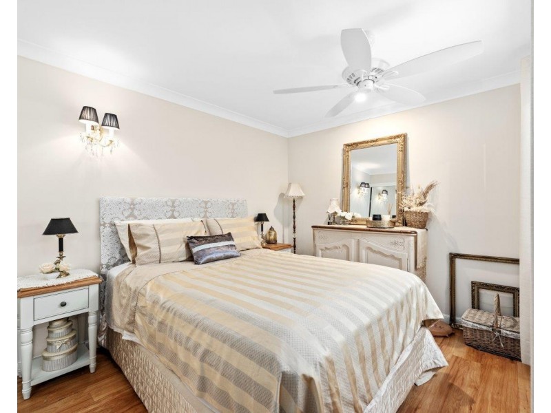 8 Regensberg Close, Varsity Lakes QLD 4227