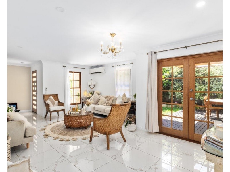 8 Regensberg Close, Varsity Lakes QLD 4227