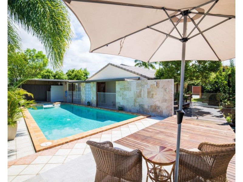 8 Regensberg Close, Varsity Lakes QLD 4227