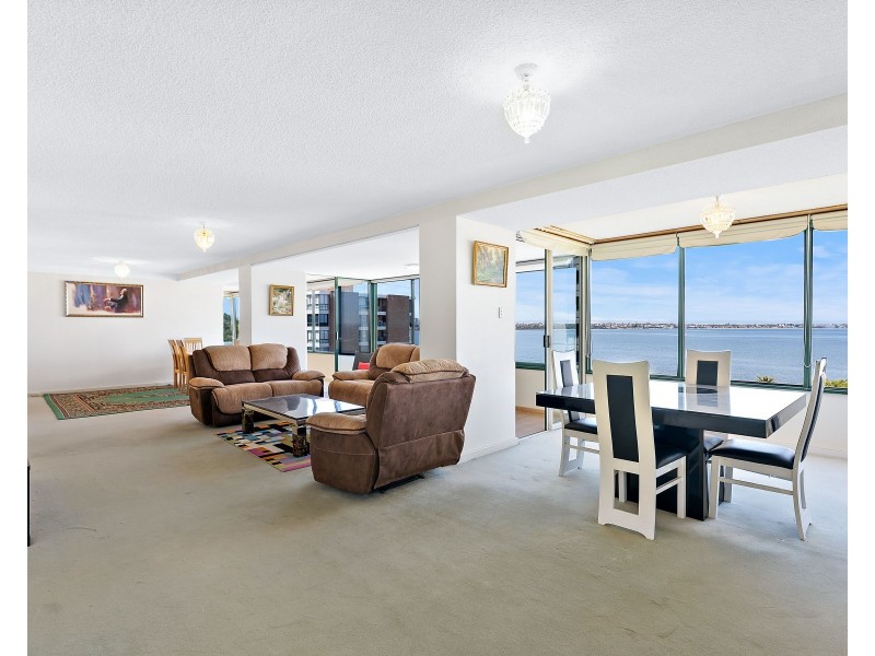 51/4 Crawley Avenue, Crawley WA 6009