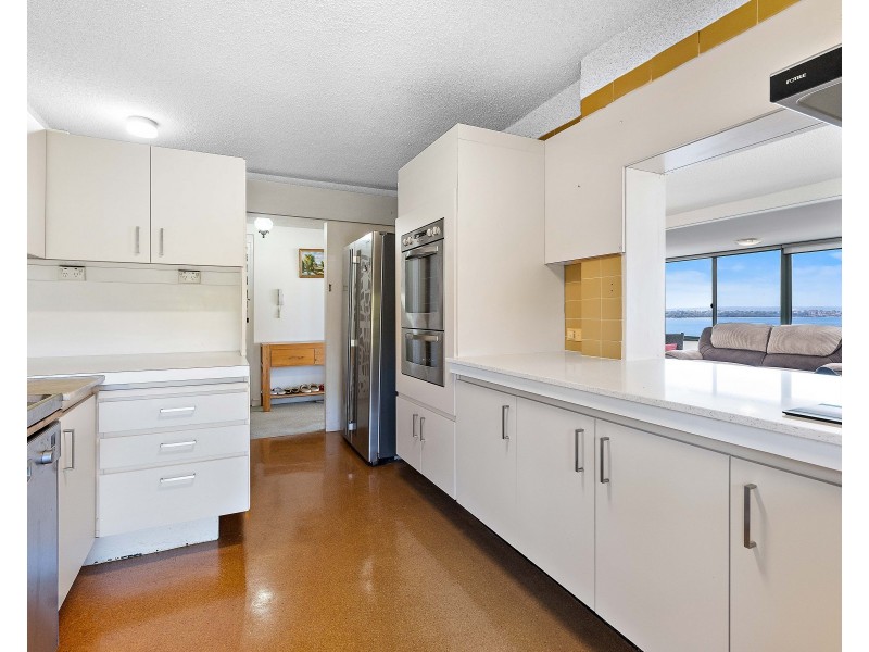 51/4 Crawley Avenue, Crawley WA 6009