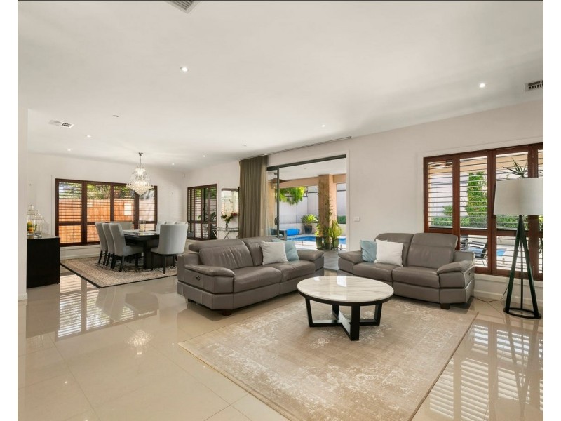 24 Glenbervie Road, Strathmore VIC 3041