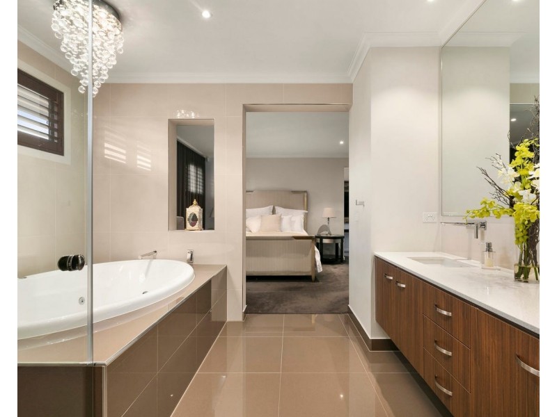 24 Glenbervie Road, Strathmore VIC 3041