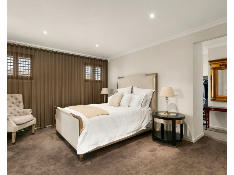 24 Glenbervie Road, Strathmore VIC 3041