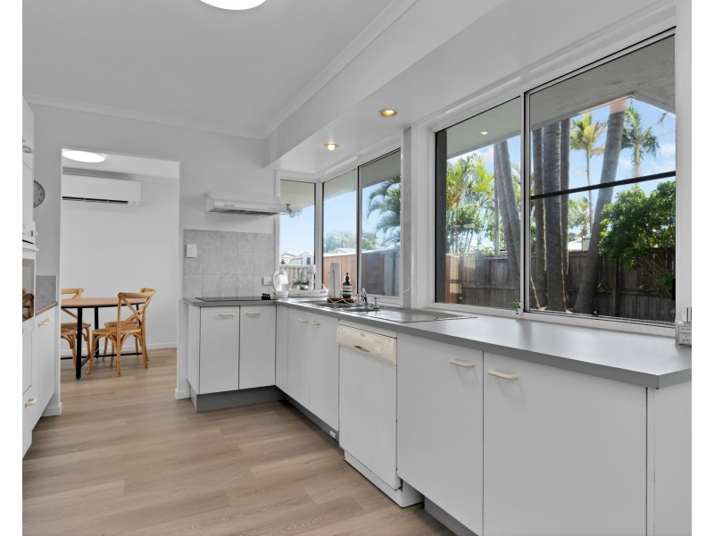 231 Nicklin Way, Warana QLD 4575