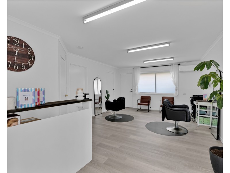 231 Nicklin Way, Warana QLD 4575