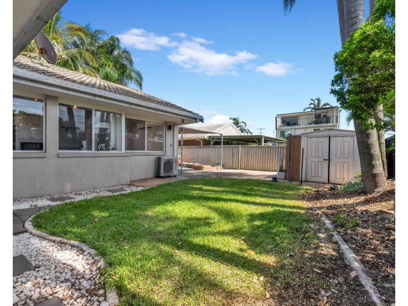 231 Nicklin Way, Warana QLD 4575