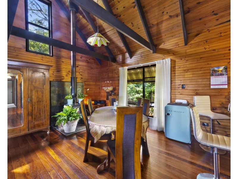 1 Jacaranda Court, Beechmont QLD 4211