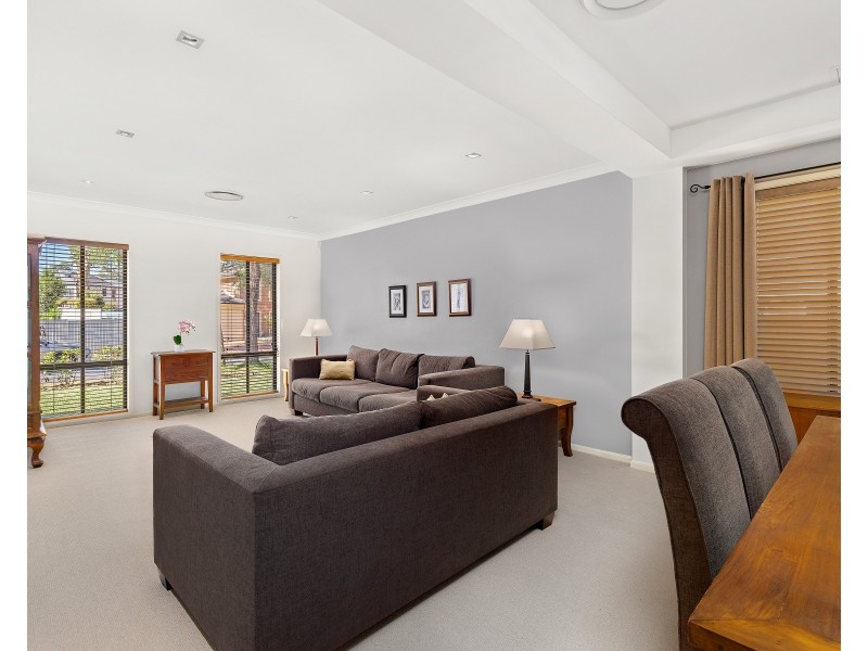 8 Creekwood Drive, Voyager Point NSW 2172