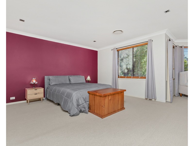 8 Creekwood Drive, Voyager Point NSW 2172