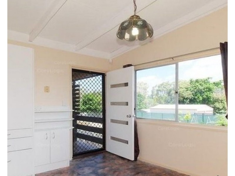 10 Woodburn Street, Marsden QLD 4132