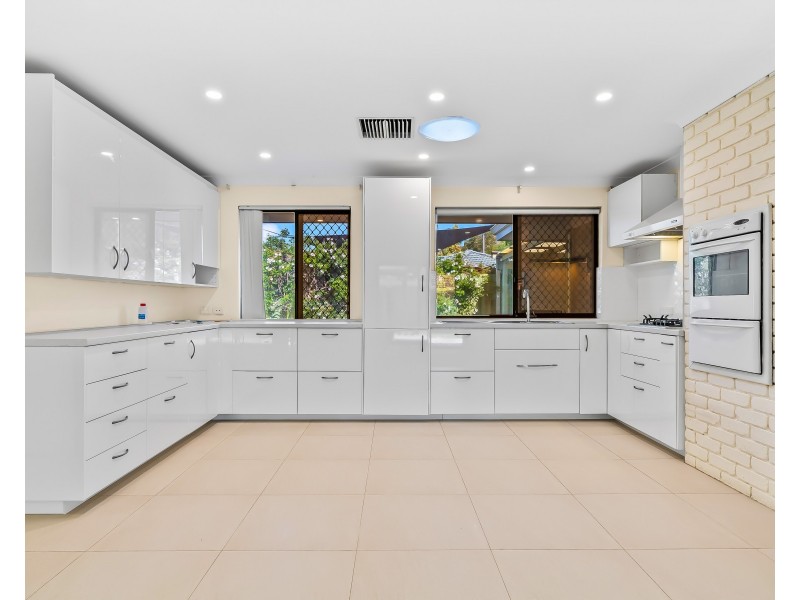 8 Bendigo Court, Willetton WA 6155