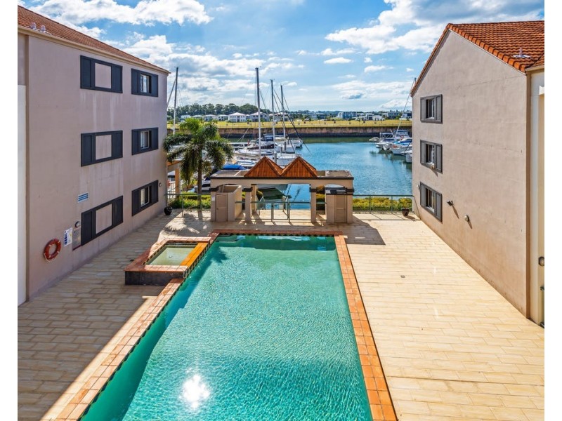 Hope Island QLD 4212