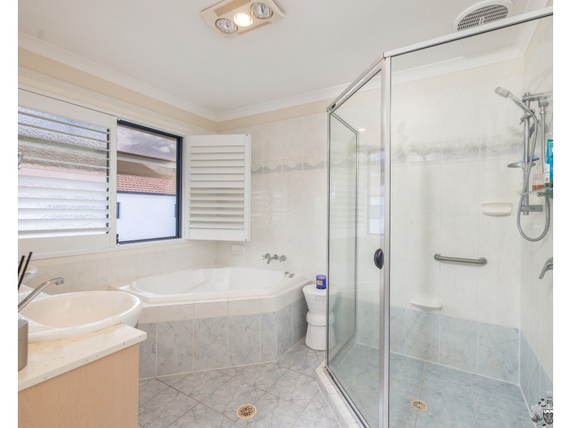 1/60 The Esplanade, Paradise Point QLD 4216